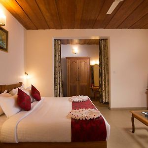 Deluxe cardamom room